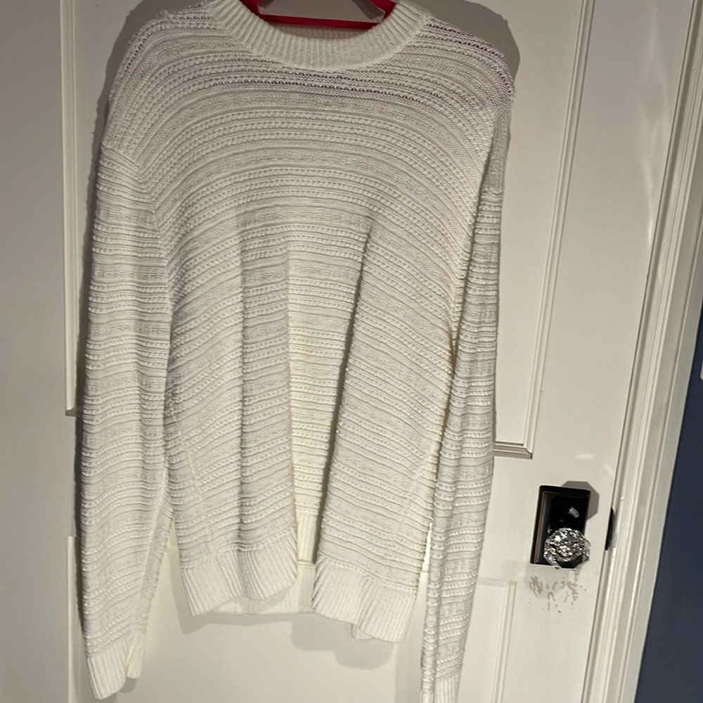 Abercrombie & Fitch White Sweater